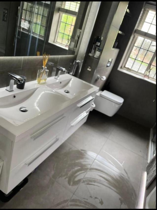 Wandworth, South London Deluxe King Room 2 Dış mekan fotoğraf